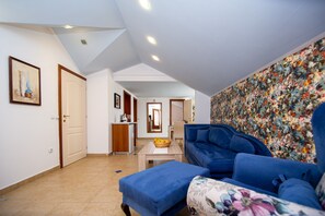 Superior Apartment, Sea View | Living area | Flat-screen TV - Apartments Tanja (Becici)