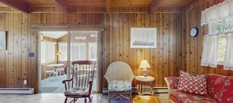 Charming cottage with outdoor space, full kitchen, & WiFi - near beach