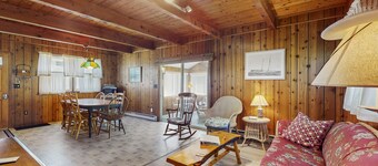 NOUVELLE LISTE! Cottage de charme w / espace extérieur, cuisine complÚte - minutes de la plage