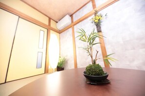 Private Vacation Home | Free WiFi - Harbor Side of USJ Condominium (193-4) (Osaka)