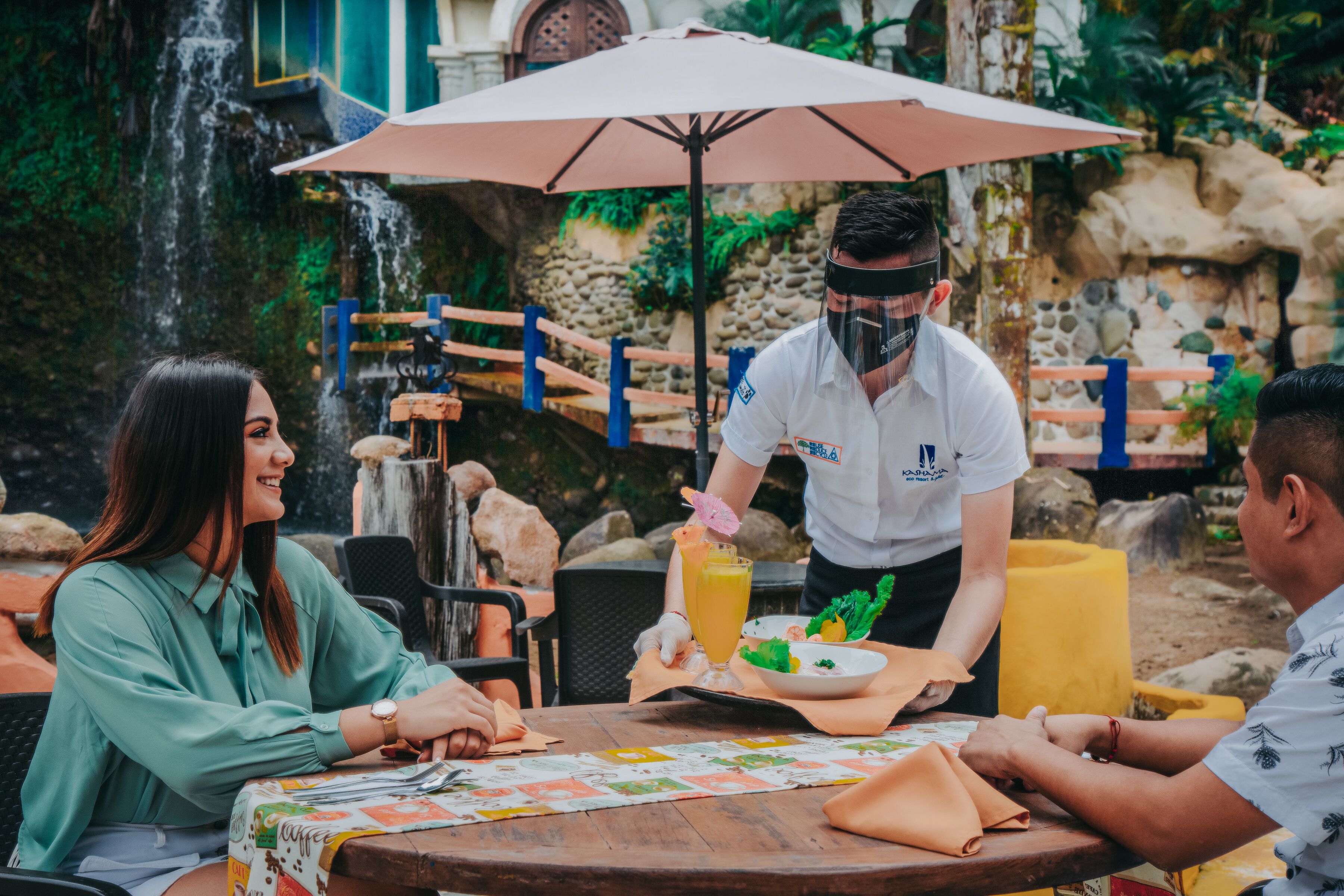 Breakfast, lunch, dinner served; international cuisine 