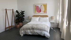 Apartment, 1 Queen Bed, Non Smoking | Iron/ironing board (on request), WiFi (free), bed sheets - Burlington Hotel (Los Angeles)