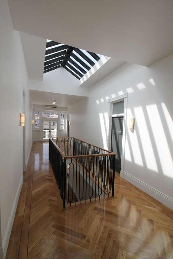 Hallway - Burlington Hotel (Los Angeles)