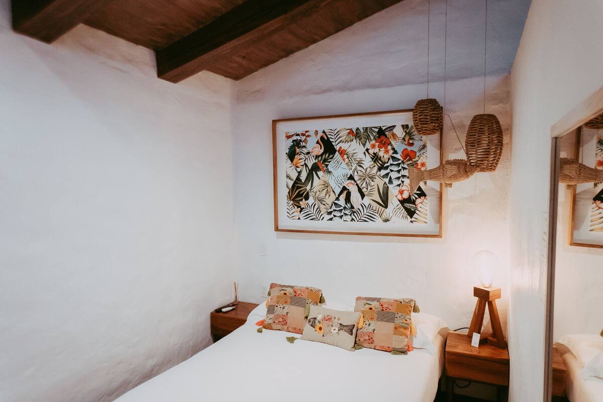 ห้องบิสซิเนส, เตียงควีนไซส์ 1 เตียง | เครื่องนอนระดับพรีเมียม, ผ้านวมขนเป็ด, เตียงพร้อมฟูกเสริมที่นอน