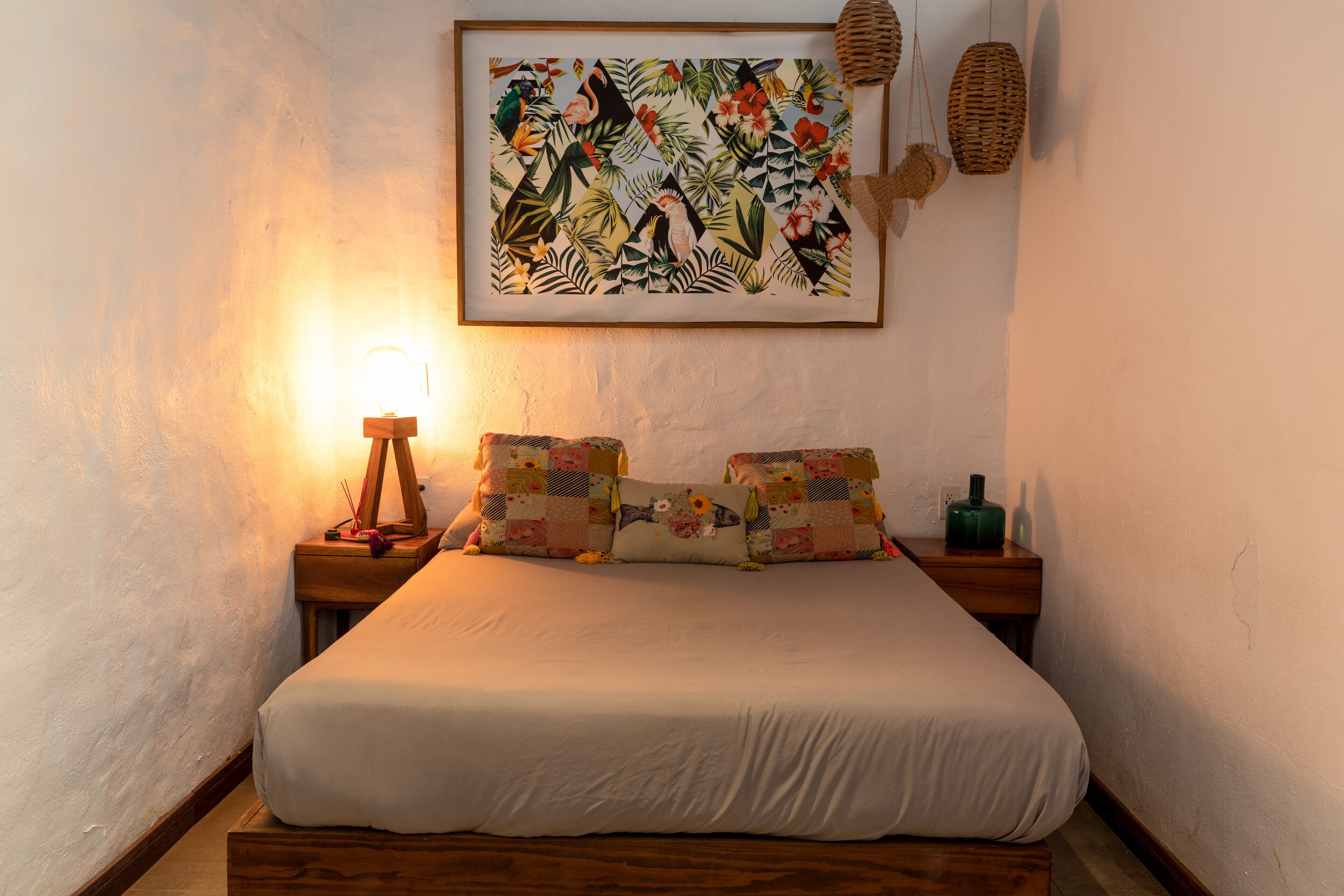 高档床上用品、羽绒被、加厚床垫、特色装修