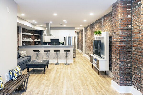 Interior - Beautiful newly created 1BR Apt. in best DuPont location (Washington)