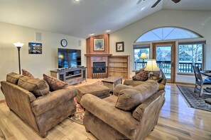 TV, fireplace, DVD player - 5 Mi to Hot Springs: Condo in Pagosa Springs! (Pagosa Springs)