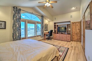 2 bedrooms, Internet, bed sheets - 5 Mi to Hot Springs: Condo in Pagosa Springs! (Pagosa Springs)