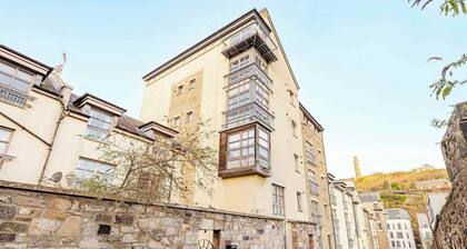 Stylish Apartment with Balcony in Old Town