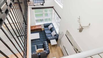 TV, fireplace, offices