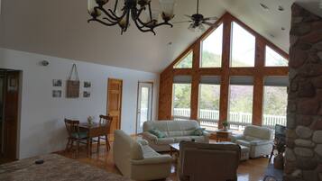 Smart TV, fireplace, DVD player, table tennis