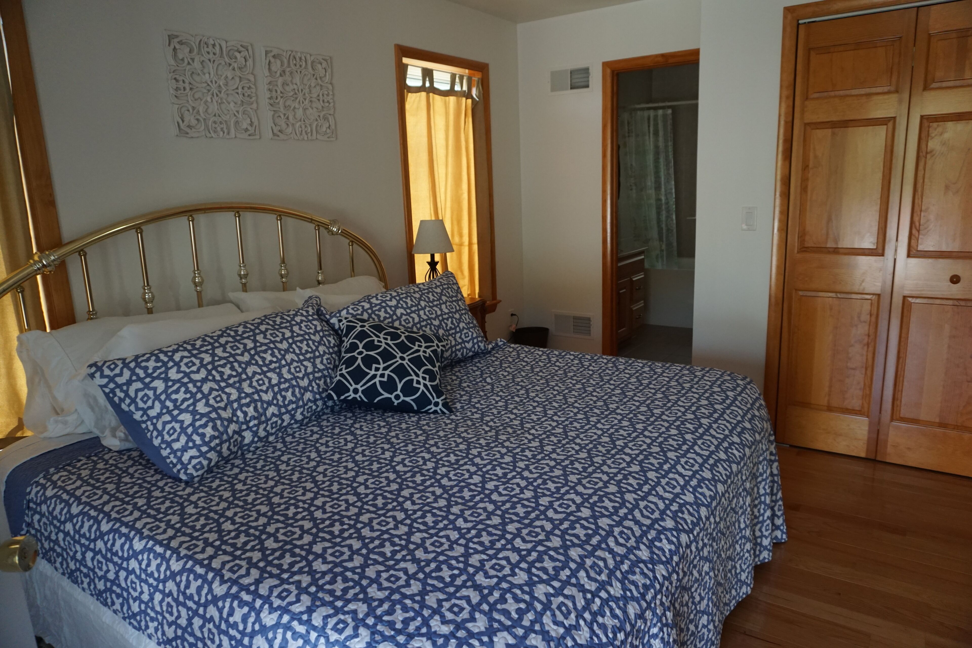 3 chambres, fer et planche à repasser, Wi-Fi gratuit, draps fournis