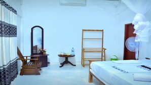 Deluxe Triple Room, Multiple Beds, Non Smoking, City View | 2 bedrooms, desk, WiFi (free) - Hotel City Palace (Dambulla)
