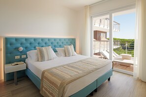 Deluxe Suite, Sea View, Tower | 1 bedroom, in-room safe, soundproofing, free WiFi - Jesolopalace Hotel & Aparthotel (Jesolo)