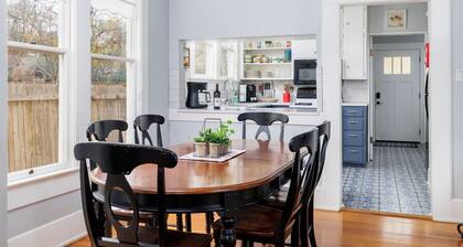 Cozy Little Cottage in Old Town