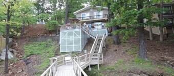 Great Location!  Heart of Horseshoe Bend-2MM in Lake of the Ozarks.