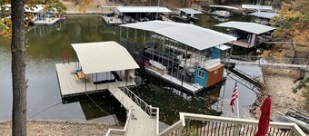 Great Location!  Heart of Horseshoe Bend-2MM in Lake of the Ozarks.