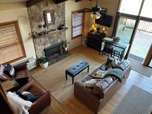 Smart TV, fireplace, books - Rustic Riverfront Getaway Directly On The River!!  You can't get any closer! (Elkton)