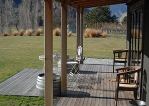 Terrace/patio - Pagan Vines Vineyard Accommodation (Arrowtown)