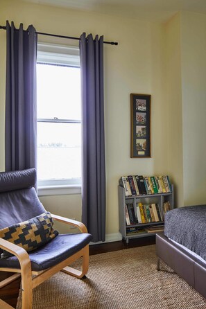 2 dormitorios, tabla de planchar con plancha, cuna de viaje y wifi