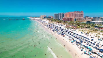 Solsenger og strandhåndklær