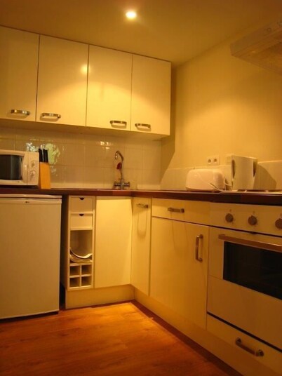 RENT CHARMING STUDIO