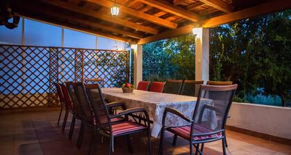 Book your holidays in typical Dalmatian Stone House for 10 Persons