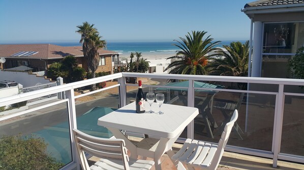Outdoor dining - Seaviews and Sunsets.... (Cape Town)