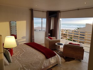1 bedroom, desk, iron/ironing board, free WiFi - Seaviews and Sunsets.... (Cape Town)