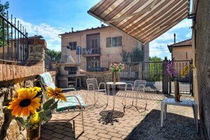 تناول الطعام بالخارج