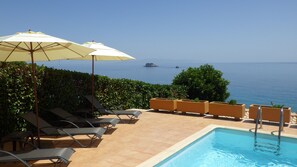 Terrace/patio - Beach Front Villa with Private 50m Path to Secluded Beach (Kefalonia)