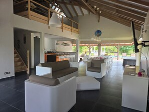 Interior - STANDING VILLA with Jacuzzi & Pool, on 1800m2 of land (saint francois)