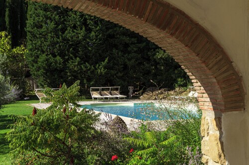 Villa nel Poggio, Romantic Villa in the Tuscan Hills in Arezzo!