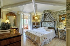 6 camere, ferro/asse da stiro, Wi-Fi, lenzuola