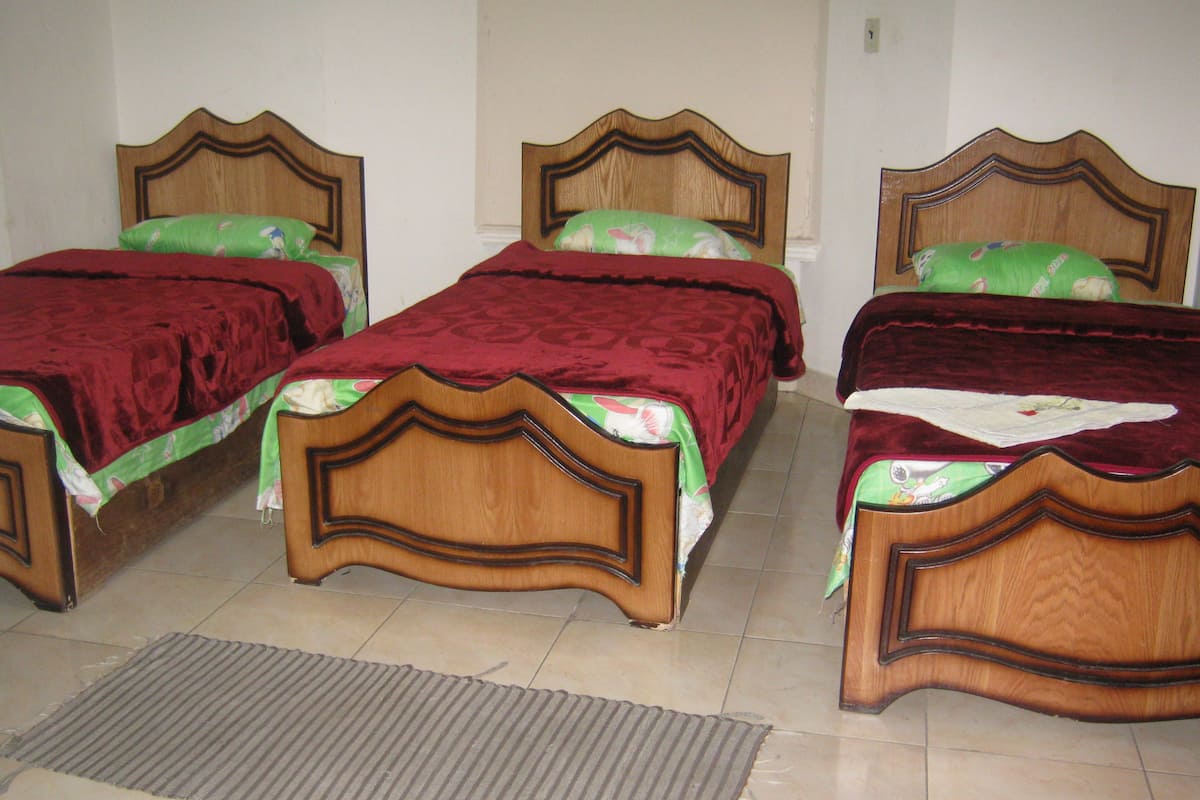 Wifi gratis y ropa de cama