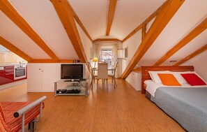 1 habitación, tabla de planchar con plancha, wifi y ropa de cama