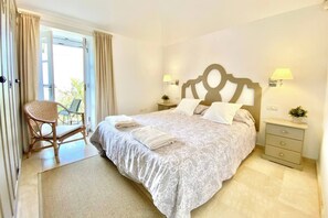 3 chambres, fer et planche à repasser, lit parapluie, Wi-Fi gratuit