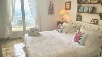 2 chambres, fer et planche à repasser, lit parapluie, Wi-Fi gratuit