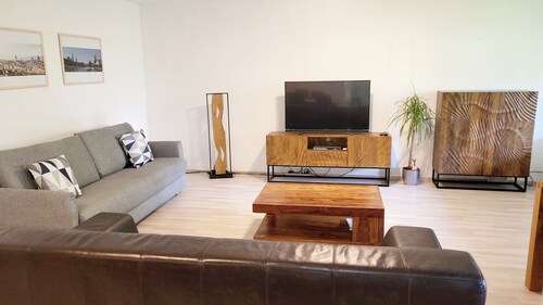 Large, centrally located, quiet 2 room apartment in the center of Tübingen
