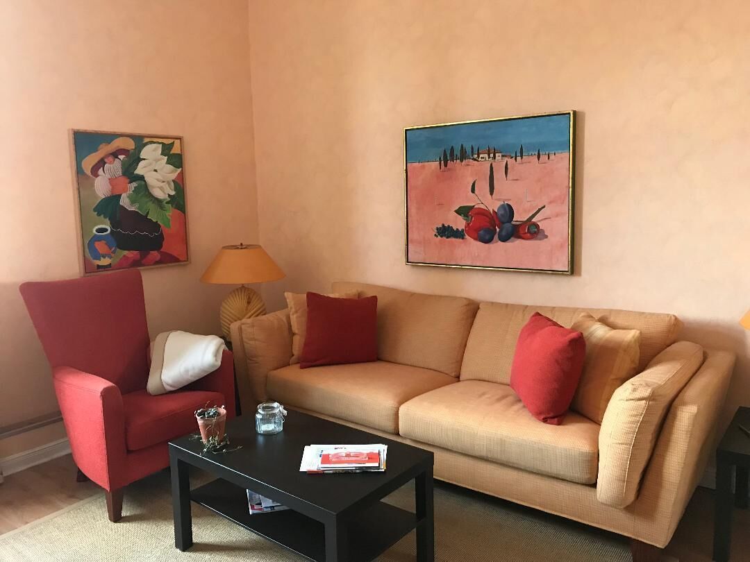 Télévision, livres, chaîne hi-fi