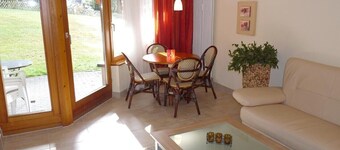 Lovely, quiet 4-star apartment for two - close to village and lake - Wi-Fi