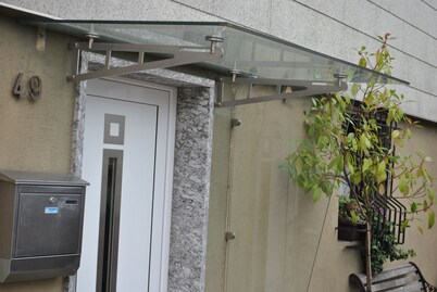 Vacation apartment with mod. Bathroom, fitted kitchen and a covered terrace.