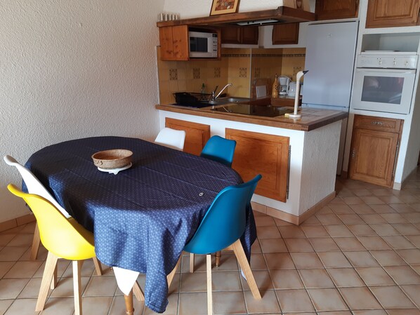 Microwave, oven, dishwasher