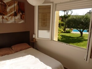 1 habitación, tabla de planchar con plancha, wifi y ropa de cama 