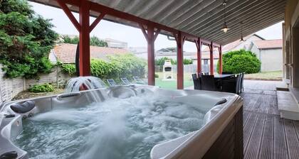 Villa with Spa combining charm of the old and modern 2 steps from the beaches