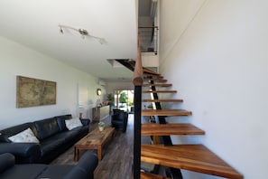 Télévision, cheminée, jeux vidéo, lecteur de DVD