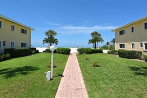 Property grounds - Amazing 1 Br/1 Ba Condo at Casa Mar (Siesta Key)