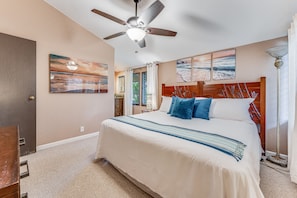 2 bedrooms, iron/ironing board, travel cot, free WiFi - Beautiful Updated Condo, Steps from Beaches/Restaurants! (Kihei)