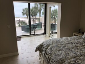 2 sovrum, skrivbord, strykjärn/strykbräda och gratis wi-fi