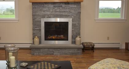 Stowe Mountain Get Away Great Ski House with Awesome Mountain Views & Hot Tub.